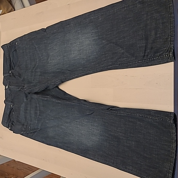 LIKE NEW Levi's 559 Relaxed Straight Medium Wash Mens Jeans - Picture 4 of 14